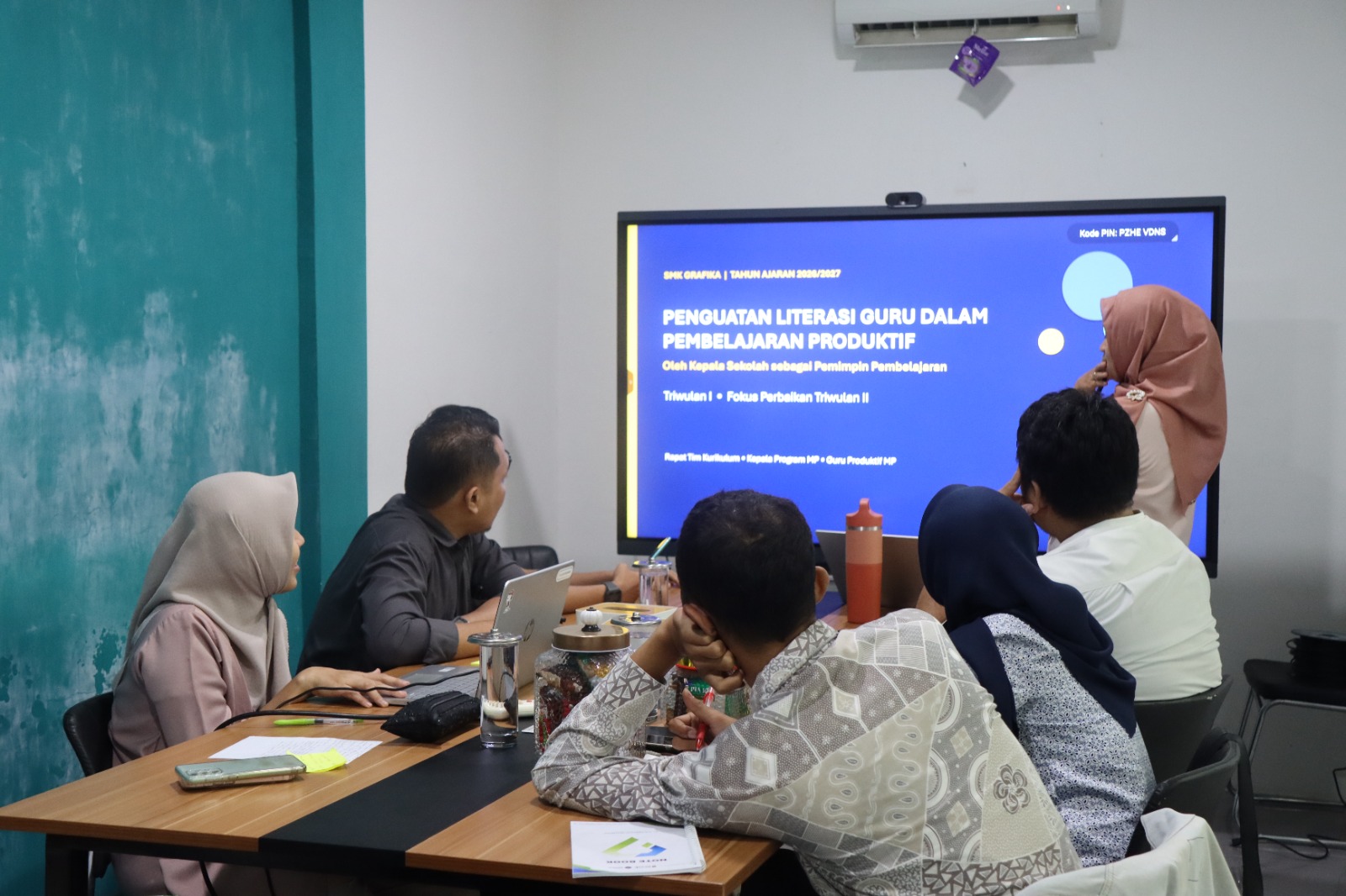 Penguatan Literasi Guru dan Evaluasi Pembelajaran, SMK Grafika Dorong Pembelajaran Produktif yang Lebih Bermakna
