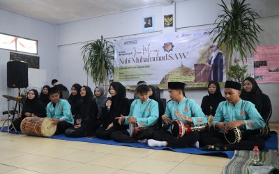 Menjaga Akar di Era Digital: Keseruan Peringatan Isra Mi'raj 1447 H di SMK Grafika